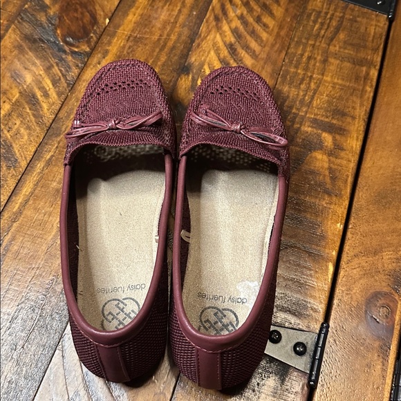 Daisy Fuentes Burgundy Woven Bow Loafers Flats Sz 7 like new - Picture 3 of 4